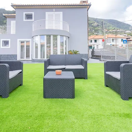 Valley Апартаменты *